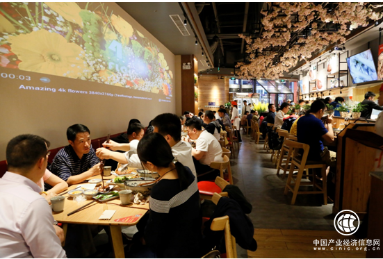 从《中国餐饮报告》解锁2018年餐饮新黑马——牛三哥洛阳牛肉汤